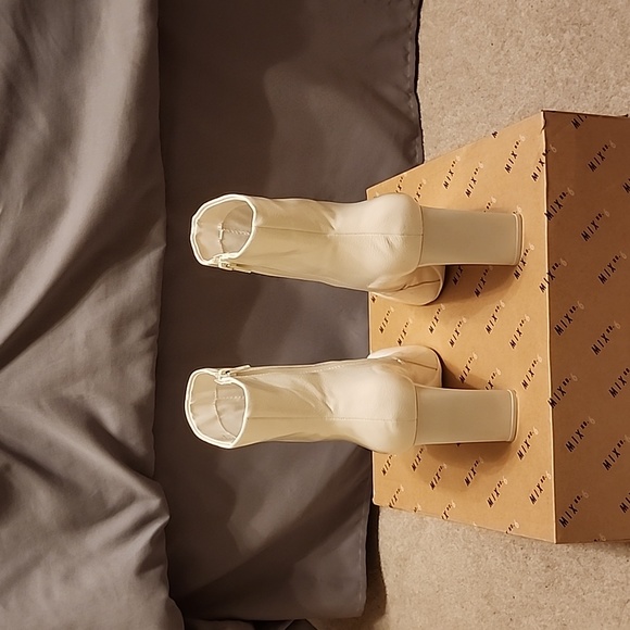 Ankle boots - Picture 3 of 4